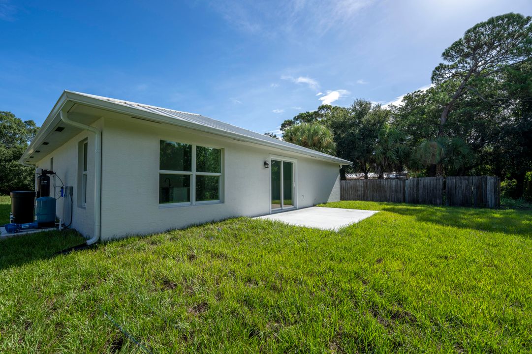 For Rent: $2,295 (3 beds, 2 baths, 1382 Square Feet)