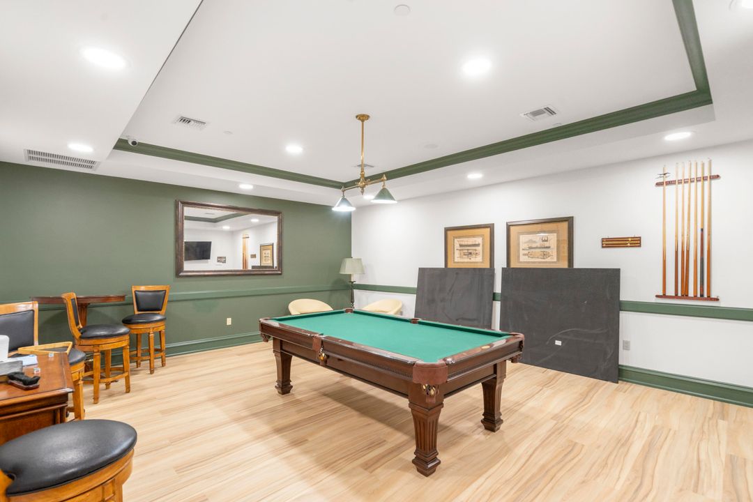 For Sale: $249,900 (2 beds, 2 baths, 1312 Square Feet)