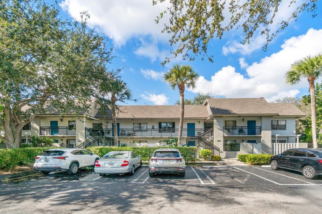 出租: $2,100 (2 贝兹, 2 浴室, 1200 平方英尺)