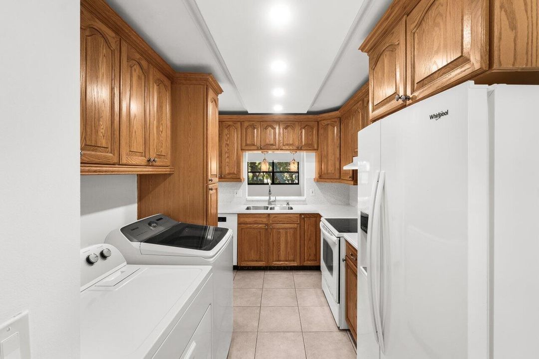 出租: $2,100 (2 贝兹, 2 浴室, 1200 平方英尺)