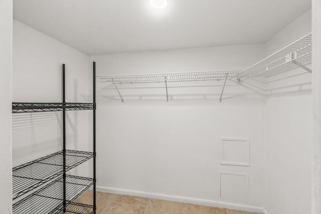 出租: $2,100 (2 贝兹, 2 浴室, 1200 平方英尺)