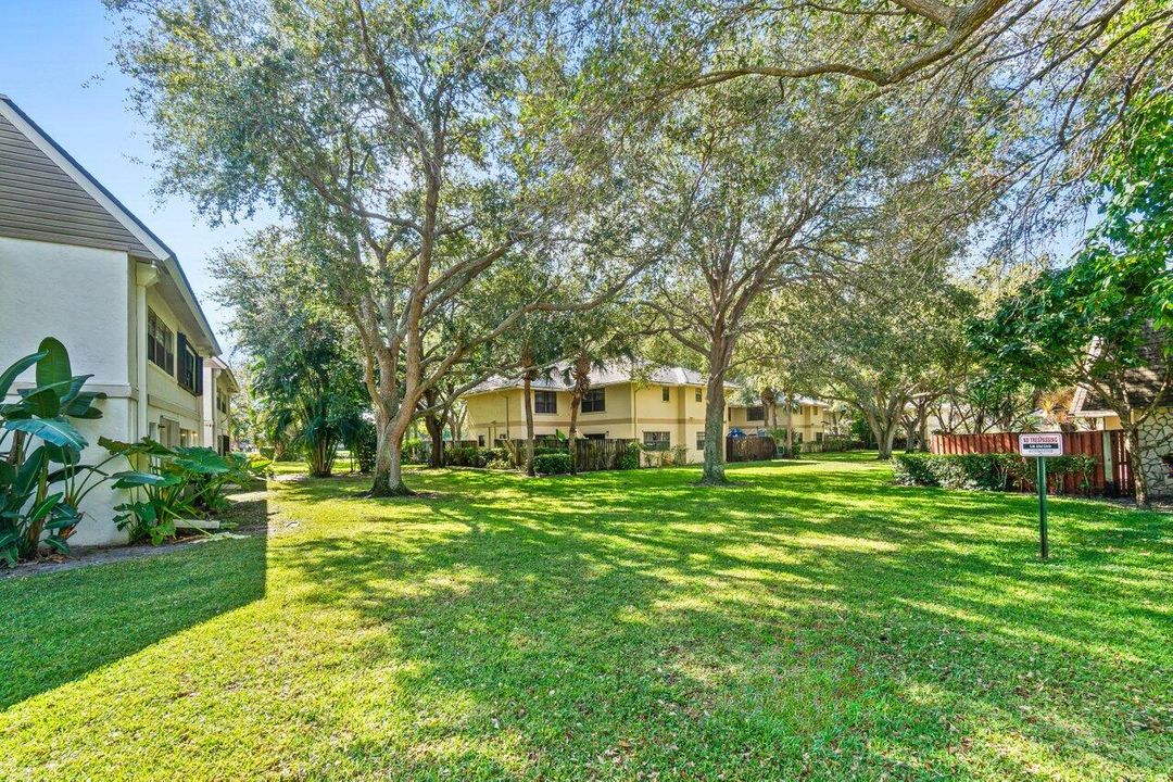 出租: $2,100 (2 贝兹, 2 浴室, 1200 平方英尺)