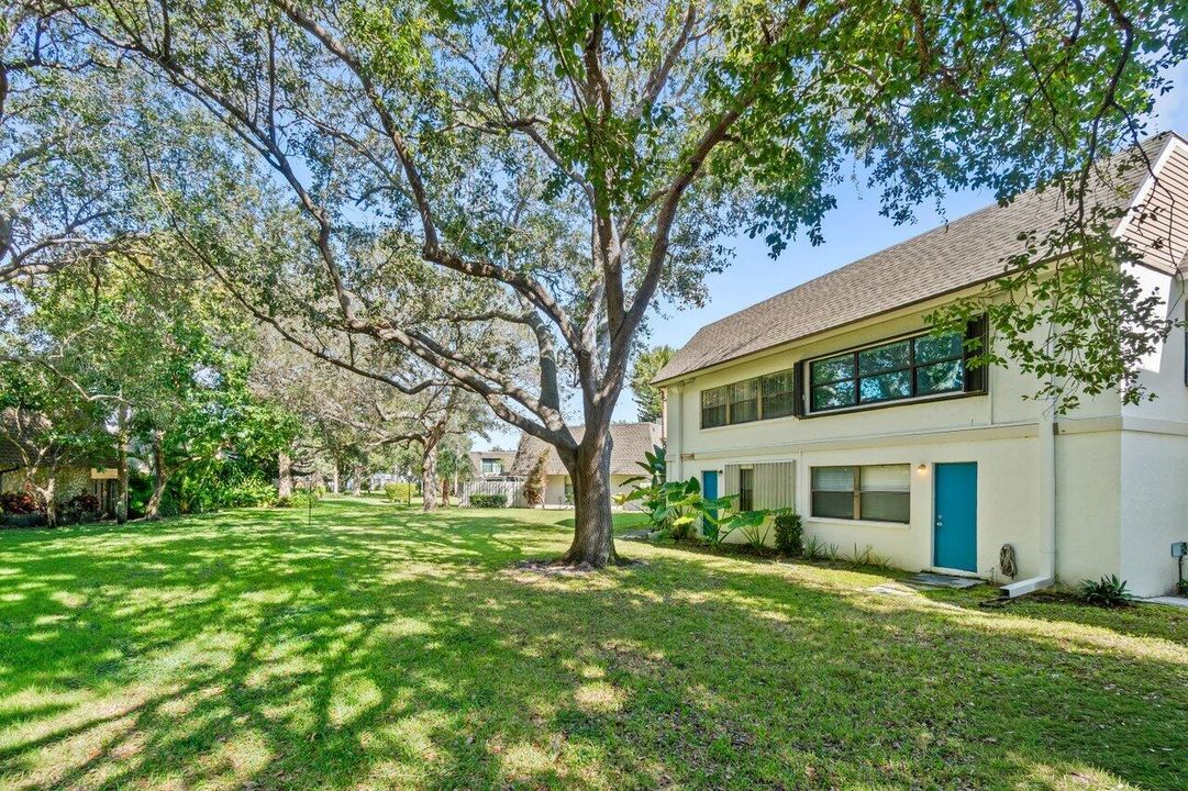 出租: $2,100 (2 贝兹, 2 浴室, 1200 平方英尺)