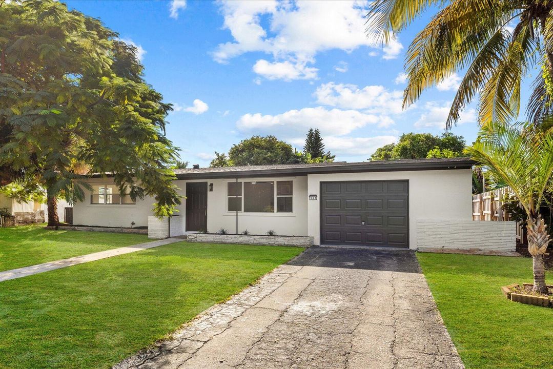 For Sale: $679,999 (3 beds, 2 baths, 1460 Square Feet)