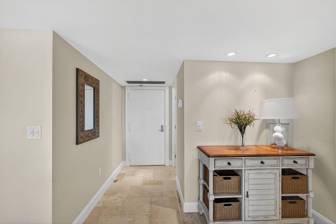 En Venta: $569,000 (2 camas, 2 baños, 1210 Pies cuadrados)