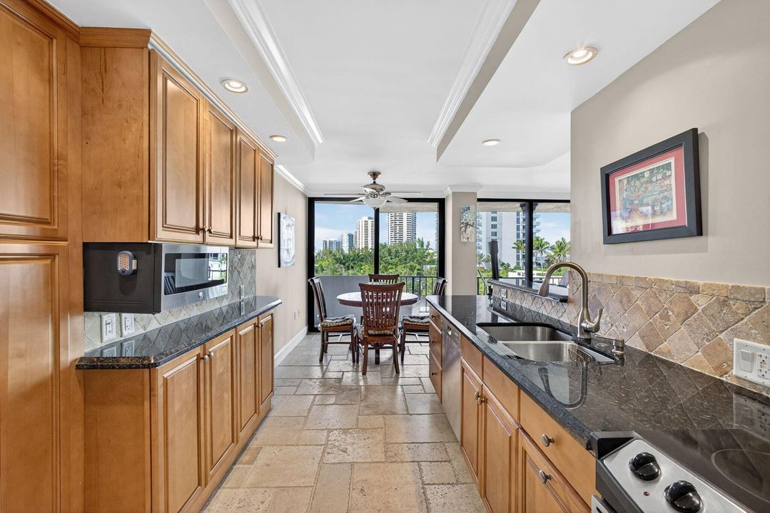 En Venta: $569,000 (2 camas, 2 baños, 1210 Pies cuadrados)