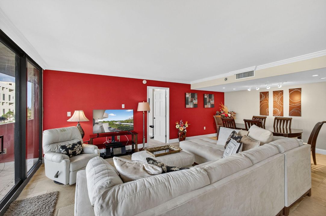 En Venta: $569,000 (2 camas, 2 baños, 1210 Pies cuadrados)