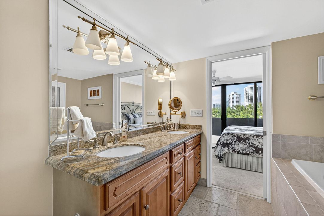 En Venta: $569,000 (2 camas, 2 baños, 1210 Pies cuadrados)