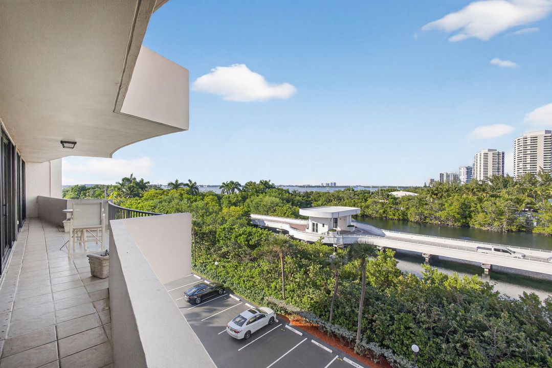 En Venta: $569,000 (2 camas, 2 baños, 1210 Pies cuadrados)