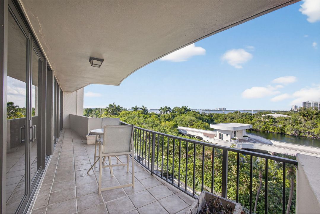 En Venta: $569,000 (2 camas, 2 baños, 1210 Pies cuadrados)