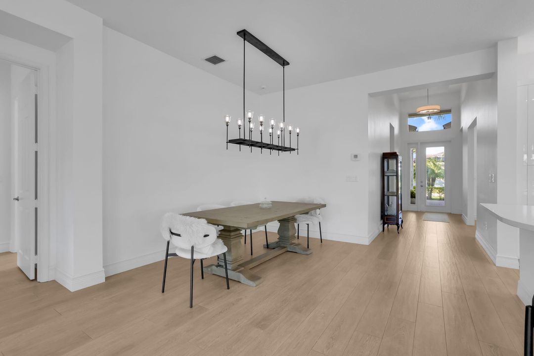 For Sale: $1,050,000 (3 beds, 3 baths, 2309 Square Feet)