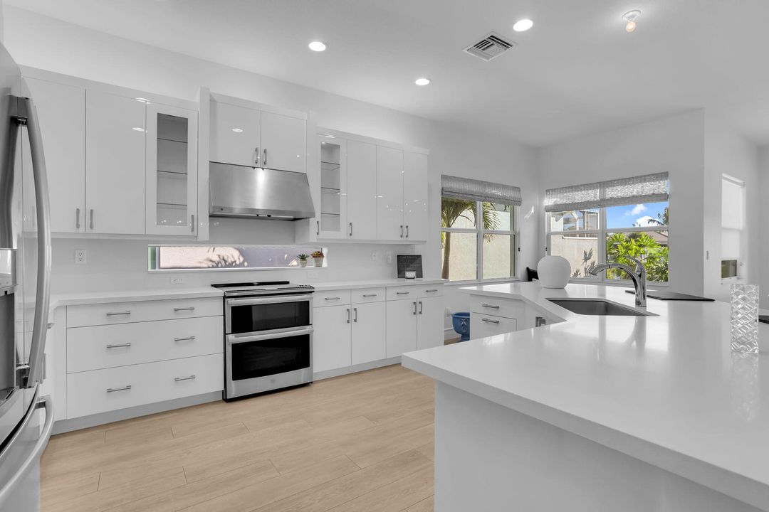 For Sale: $1,050,000 (3 beds, 3 baths, 2309 Square Feet)