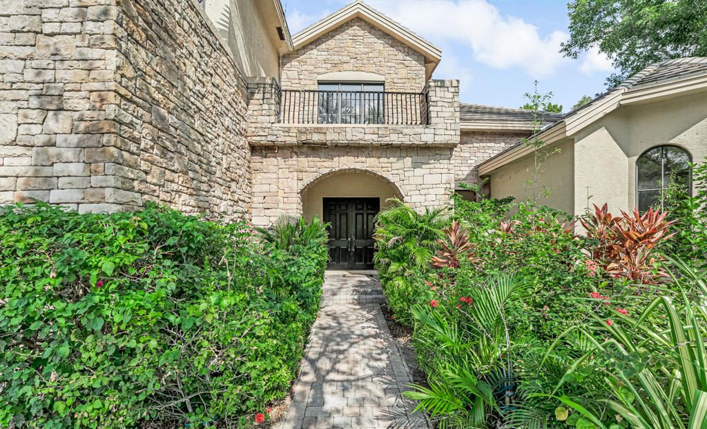 For Rent: $9,800 (5 beds, 6 baths, 5787 Square Feet)