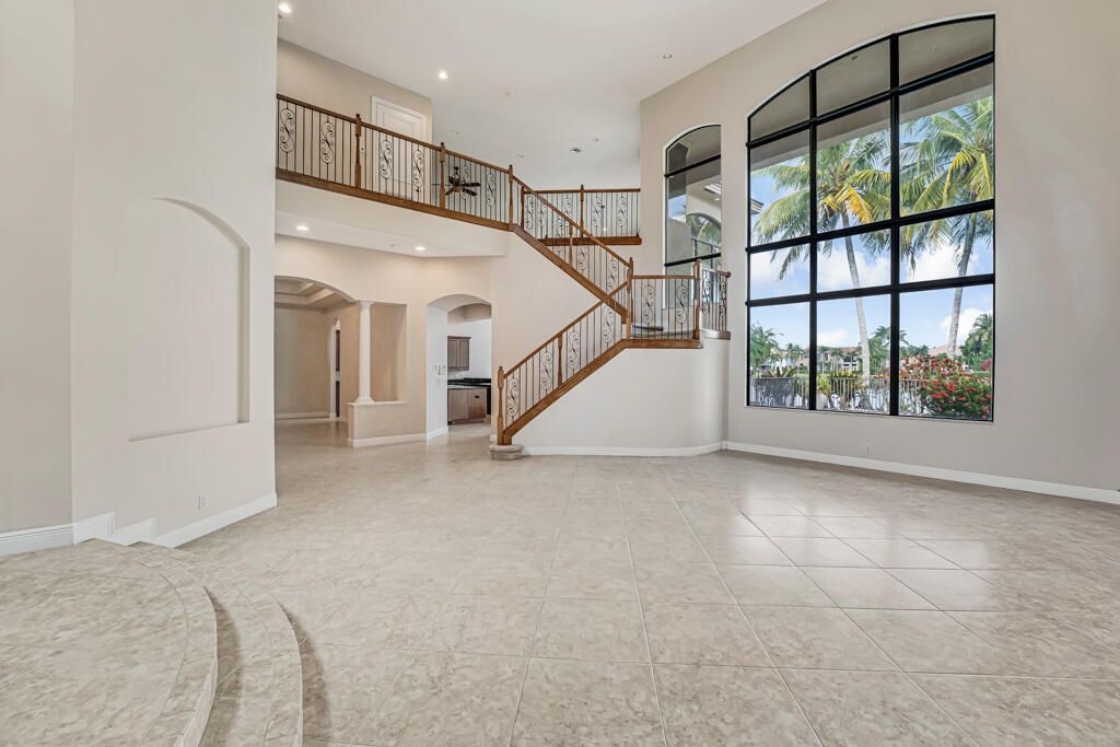 For Rent: $9,800 (5 beds, 6 baths, 5787 Square Feet)