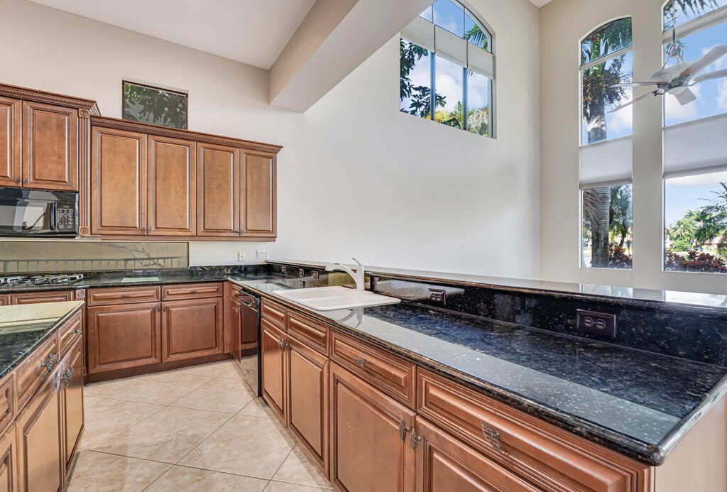 For Rent: $9,800 (5 beds, 6 baths, 5787 Square Feet)