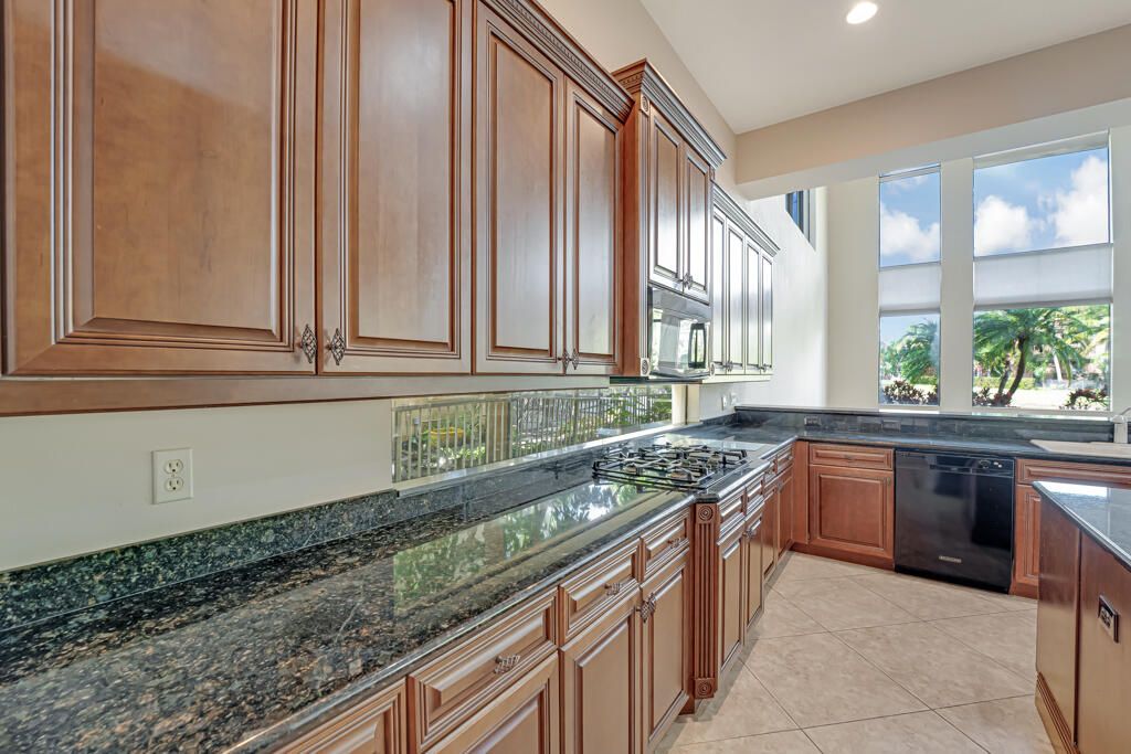 For Rent: $9,800 (5 beds, 6 baths, 5787 Square Feet)