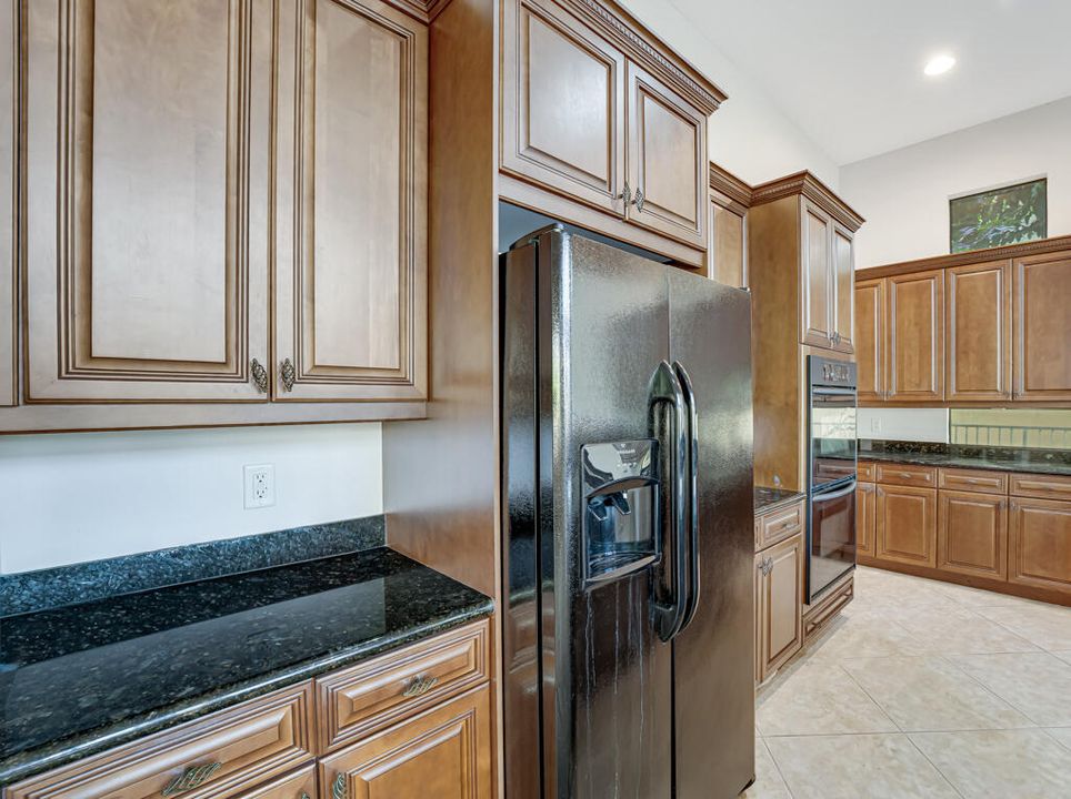 For Rent: $9,800 (5 beds, 6 baths, 5787 Square Feet)