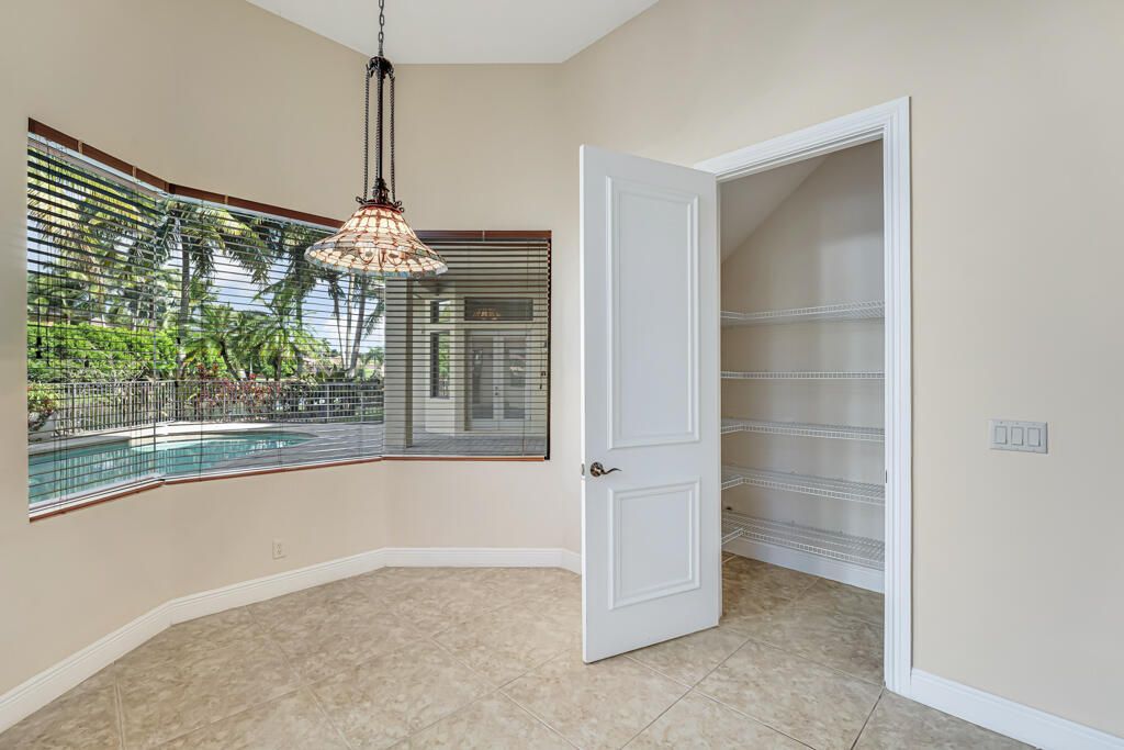 For Rent: $9,800 (5 beds, 6 baths, 5787 Square Feet)