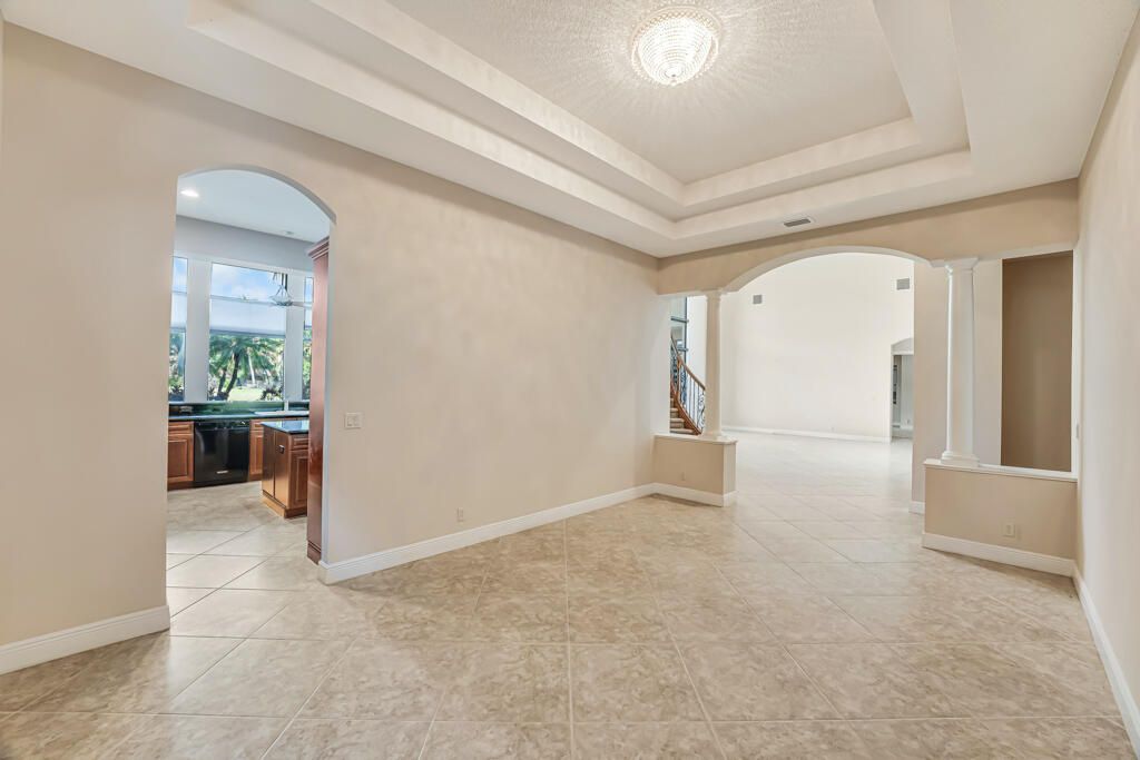 For Rent: $9,800 (5 beds, 6 baths, 5787 Square Feet)