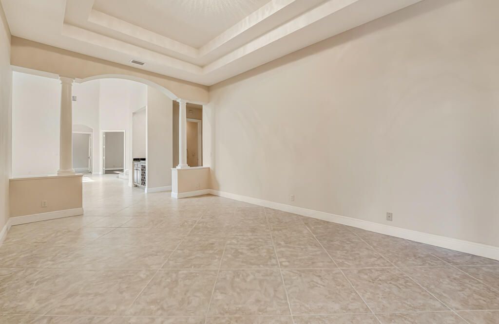 For Rent: $9,800 (5 beds, 6 baths, 5787 Square Feet)