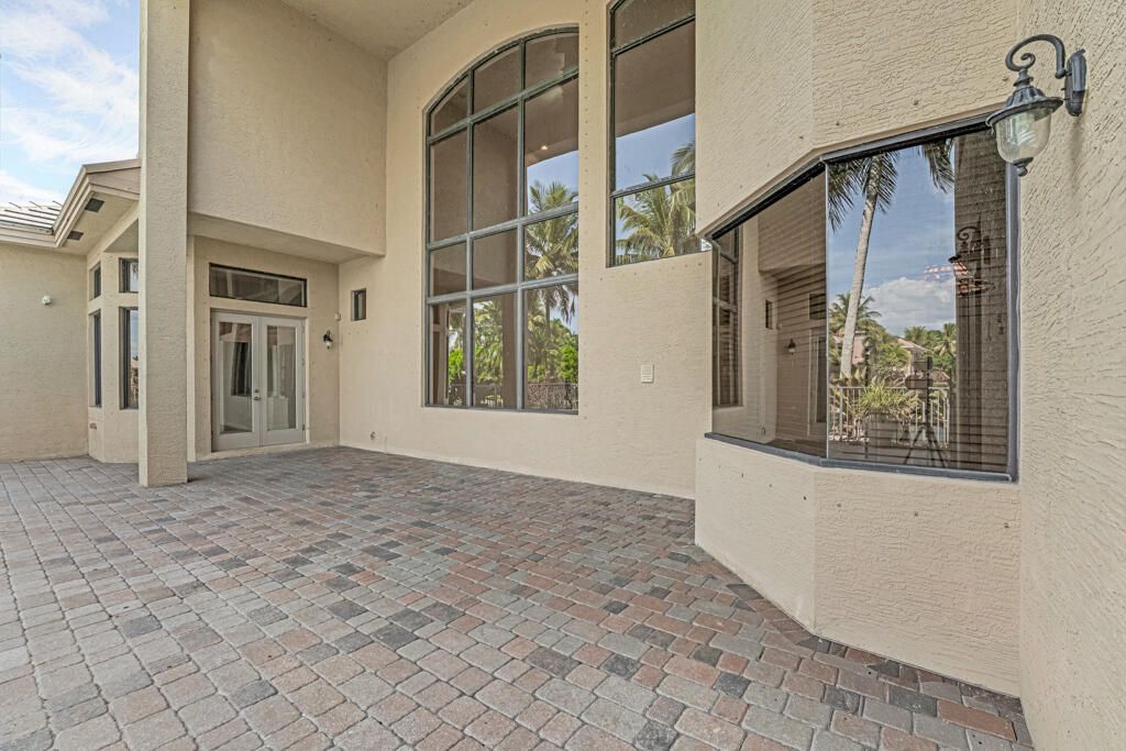 For Rent: $9,800 (5 beds, 6 baths, 5787 Square Feet)