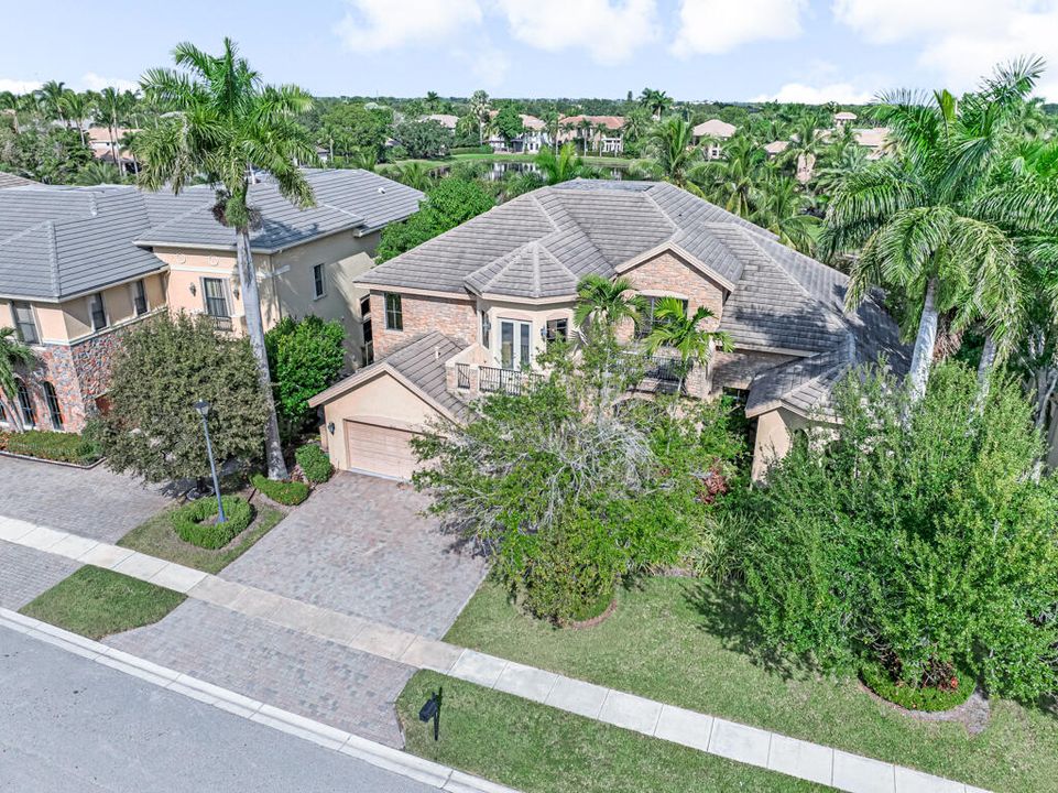 For Rent: $9,800 (5 beds, 6 baths, 5787 Square Feet)