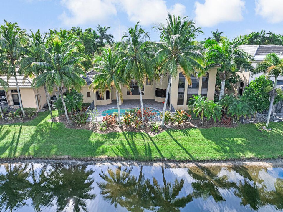 For Rent: $9,800 (5 beds, 6 baths, 5787 Square Feet)