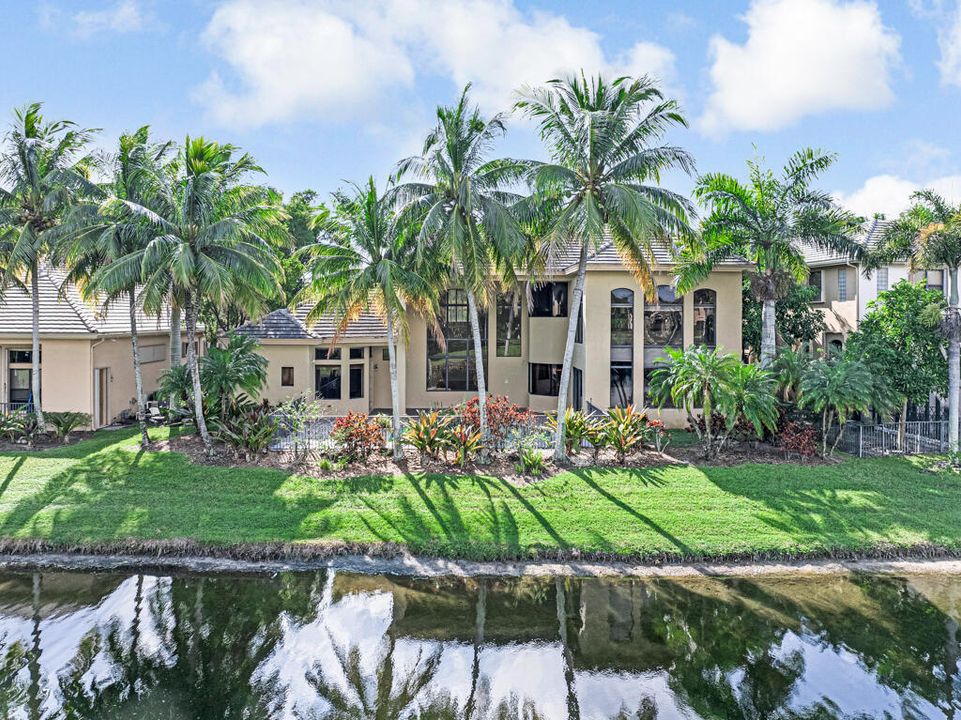 For Rent: $9,800 (5 beds, 6 baths, 5787 Square Feet)