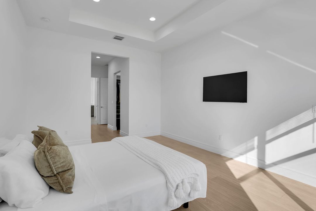 For Sale: $1,050,000 (3 beds, 3 baths, 2309 Square Feet)