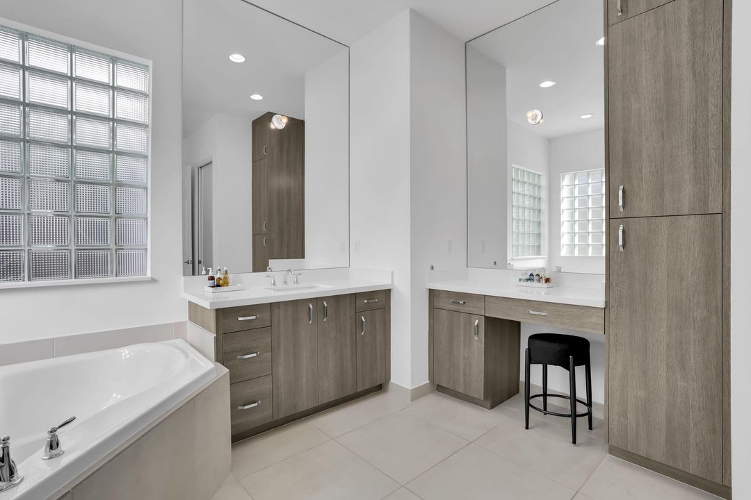 For Sale: $1,050,000 (3 beds, 3 baths, 2309 Square Feet)