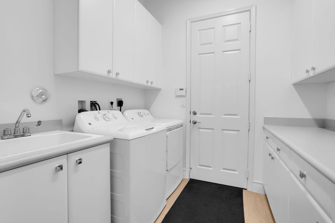 For Sale: $1,050,000 (3 beds, 3 baths, 2309 Square Feet)