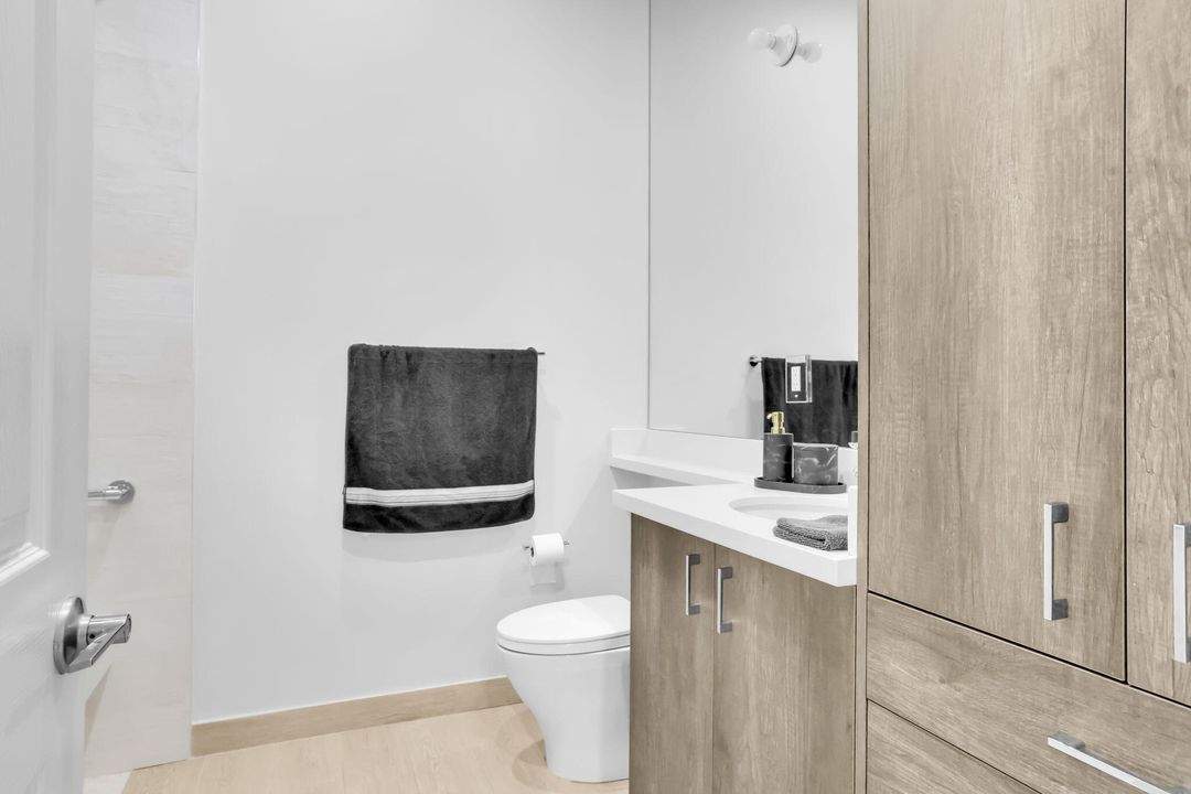 For Sale: $1,050,000 (3 beds, 3 baths, 2309 Square Feet)