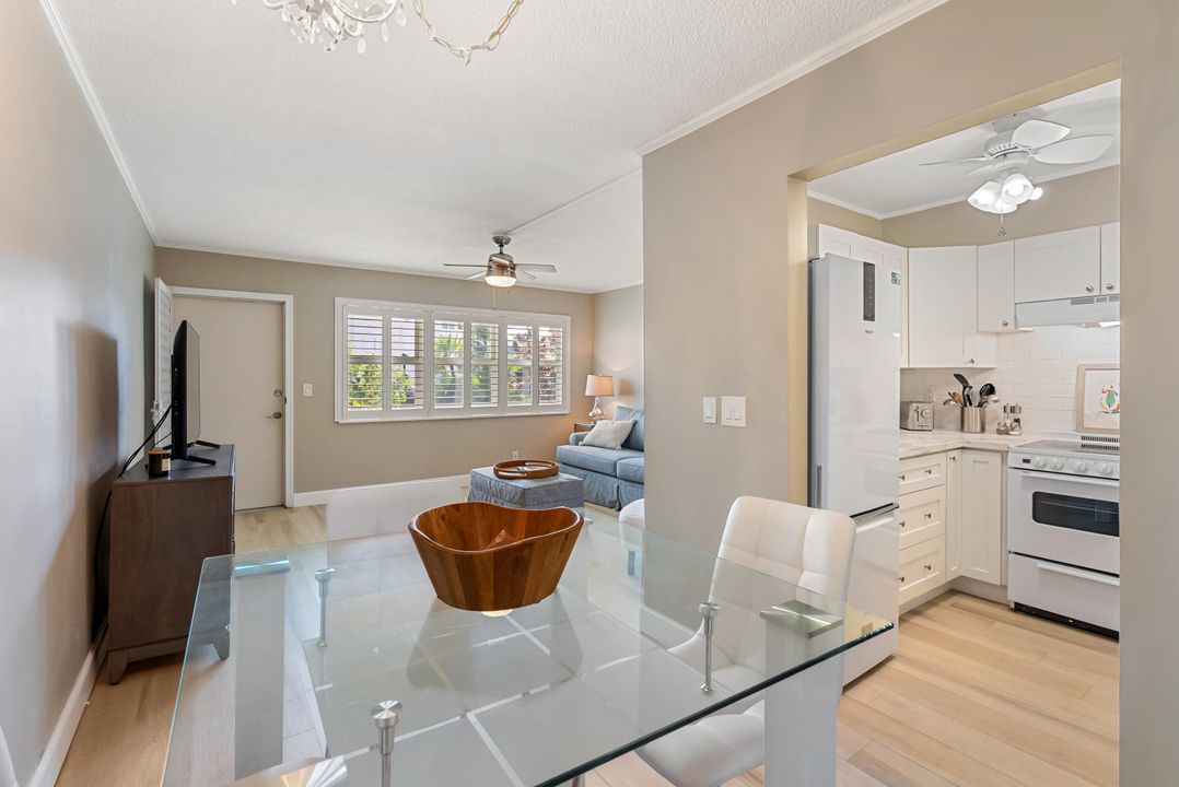 For Sale: $129,900 (1 beds, 1 baths, 570 Square Feet)