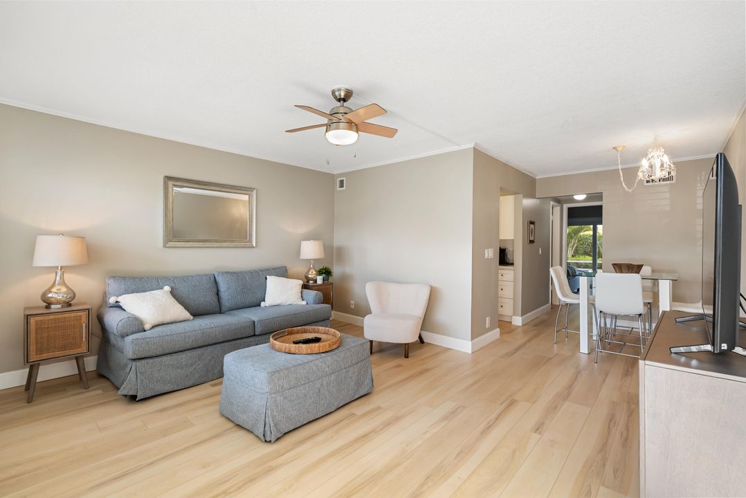 For Sale: $129,900 (1 beds, 1 baths, 570 Square Feet)