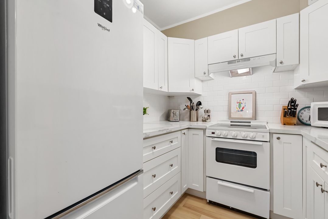 For Sale: $129,900 (1 beds, 1 baths, 570 Square Feet)