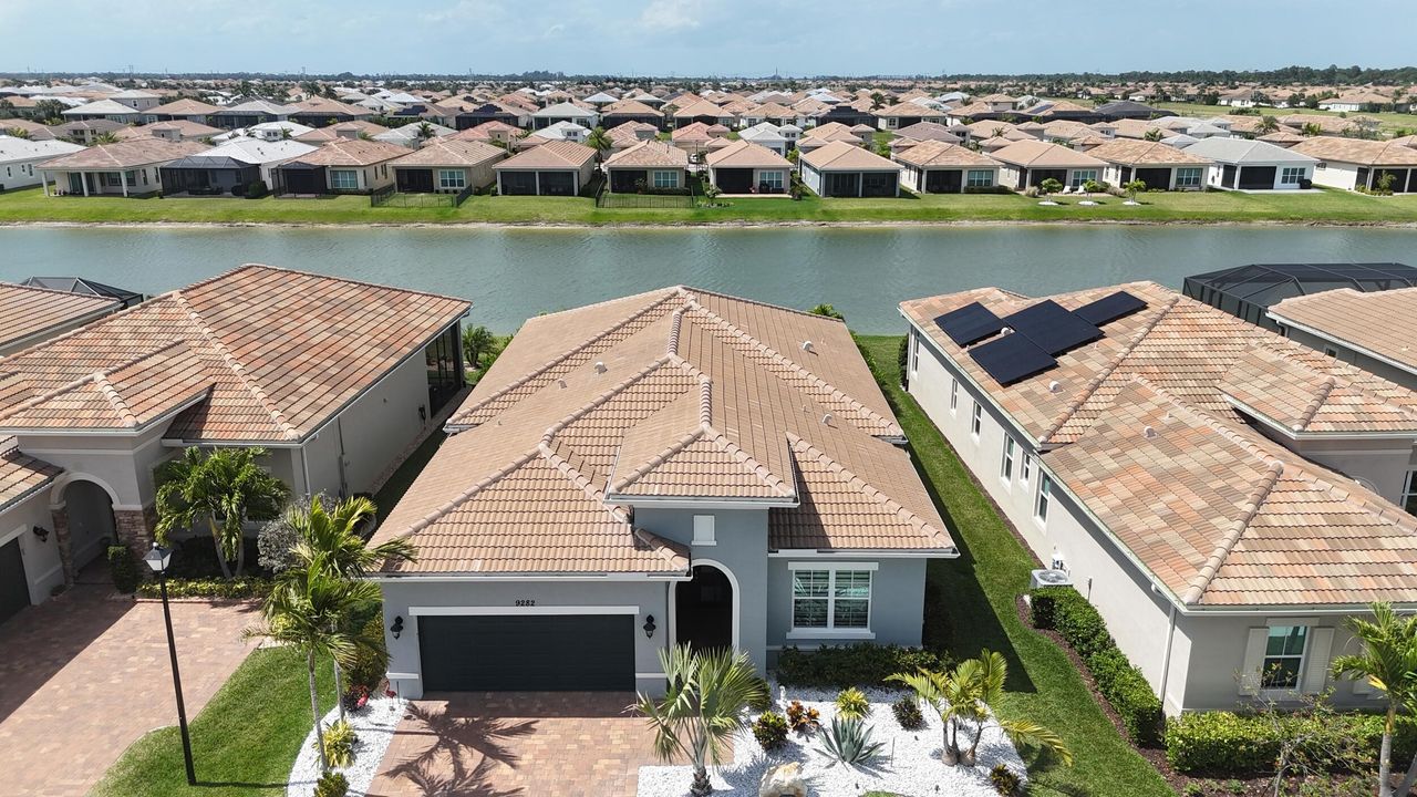 For Rent: $4,900 (3 beds, 2 baths, 1932 Square Feet)