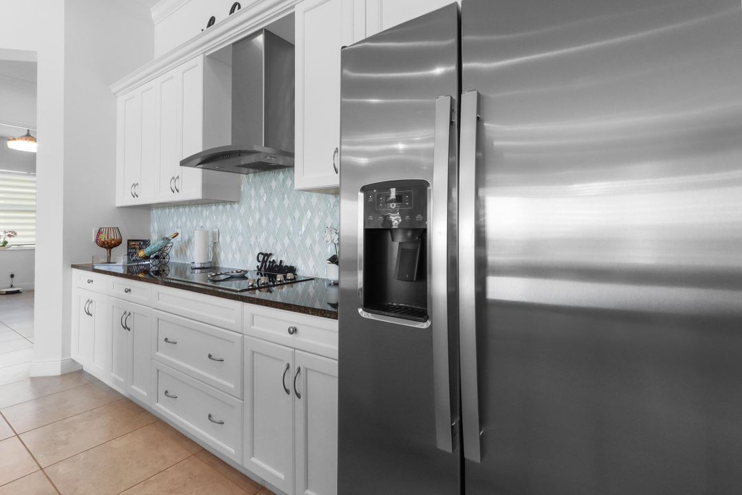 For Rent: $4,900 (3 beds, 2 baths, 1932 Square Feet)