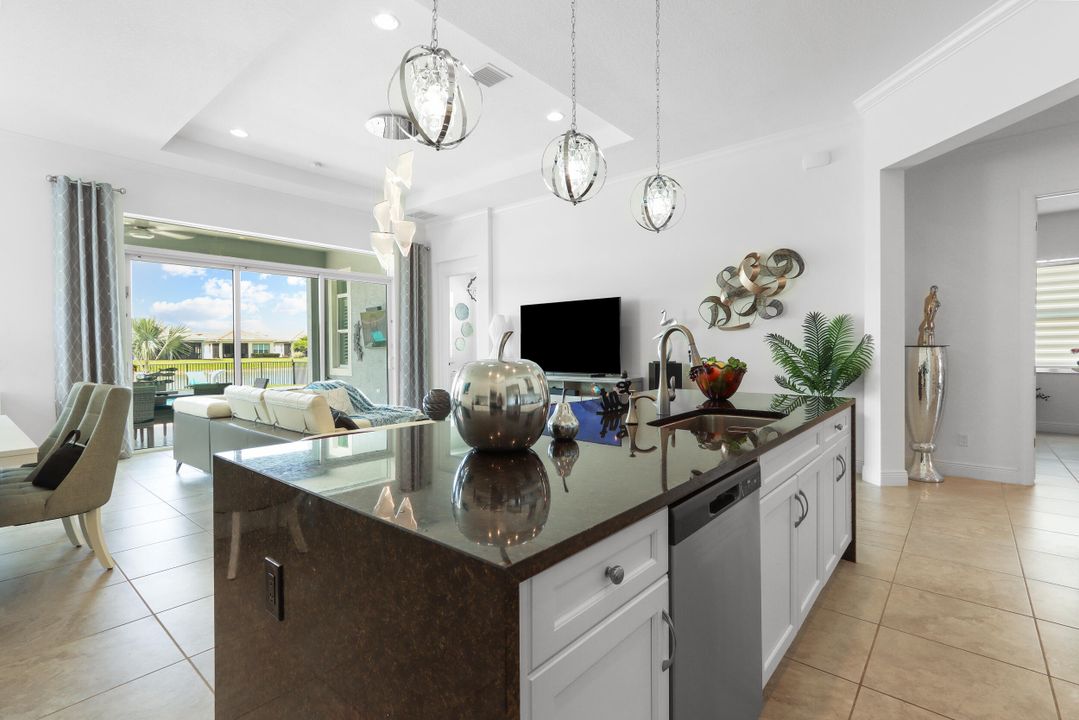 For Rent: $4,900 (3 beds, 2 baths, 1932 Square Feet)