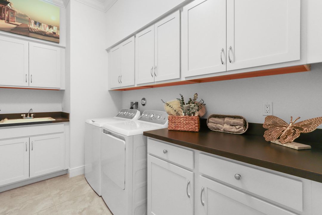 For Rent: $4,900 (3 beds, 2 baths, 1932 Square Feet)