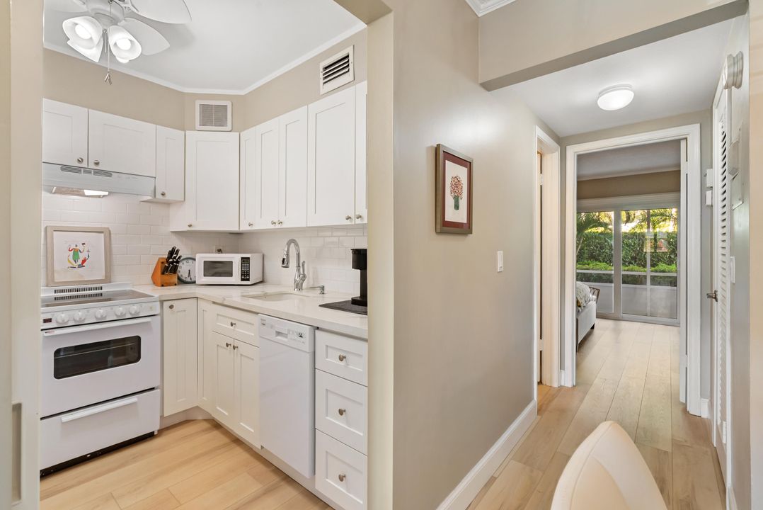 For Sale: $129,900 (1 beds, 1 baths, 570 Square Feet)