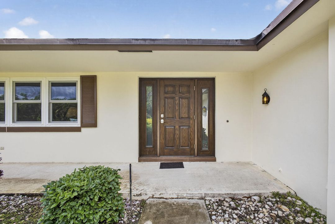 Active With Contract: $550,000 (3 beds, 2 baths, 2028 Square Feet)