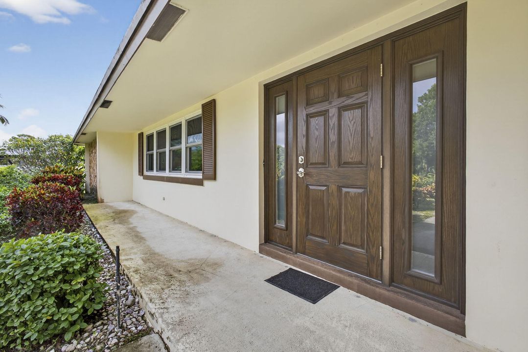 Active With Contract: $550,000 (3 beds, 2 baths, 2028 Square Feet)