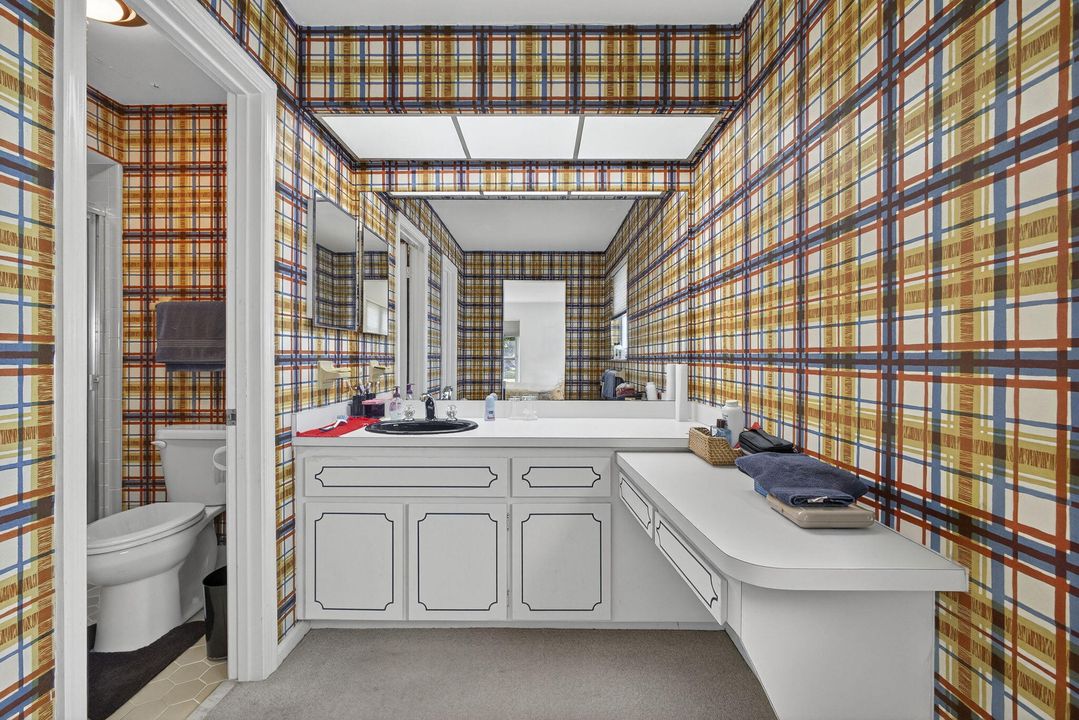 Active With Contract: $550,000 (3 beds, 2 baths, 2028 Square Feet)