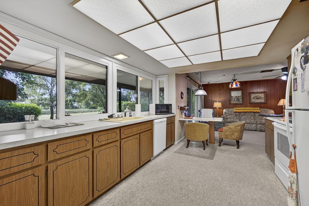 Active With Contract: $550,000 (3 beds, 2 baths, 2028 Square Feet)