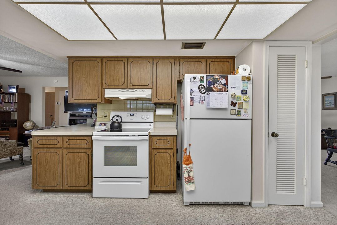 Active With Contract: $550,000 (3 beds, 2 baths, 2028 Square Feet)