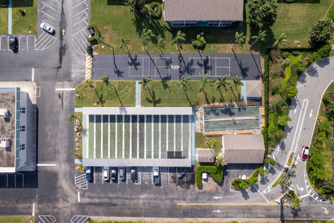 For Sale: $129,900 (1 beds, 1 baths, 570 Square Feet)