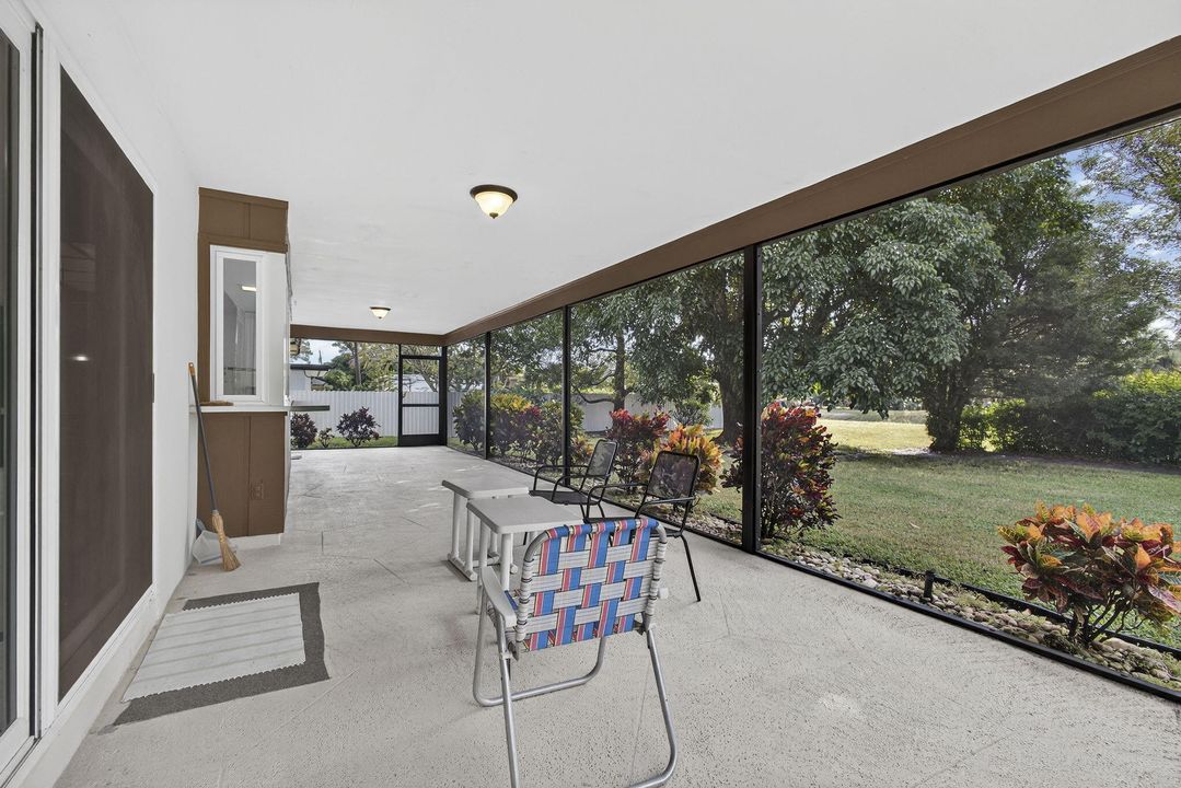 Active With Contract: $550,000 (3 beds, 2 baths, 2028 Square Feet)