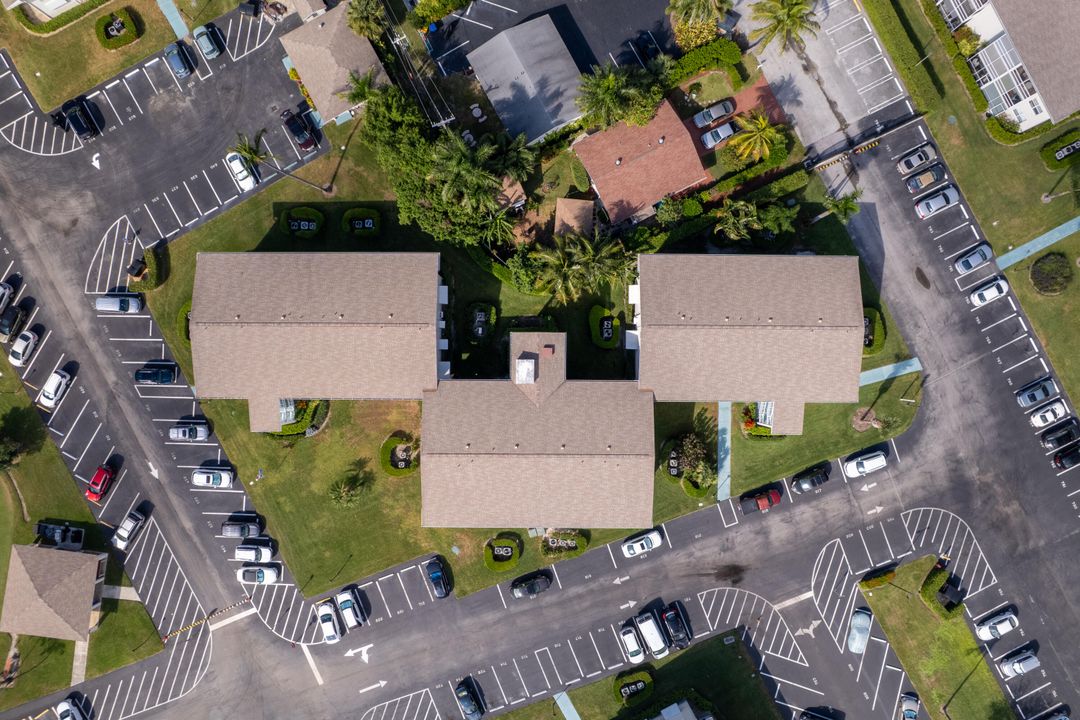 For Sale: $129,900 (1 beds, 1 baths, 570 Square Feet)