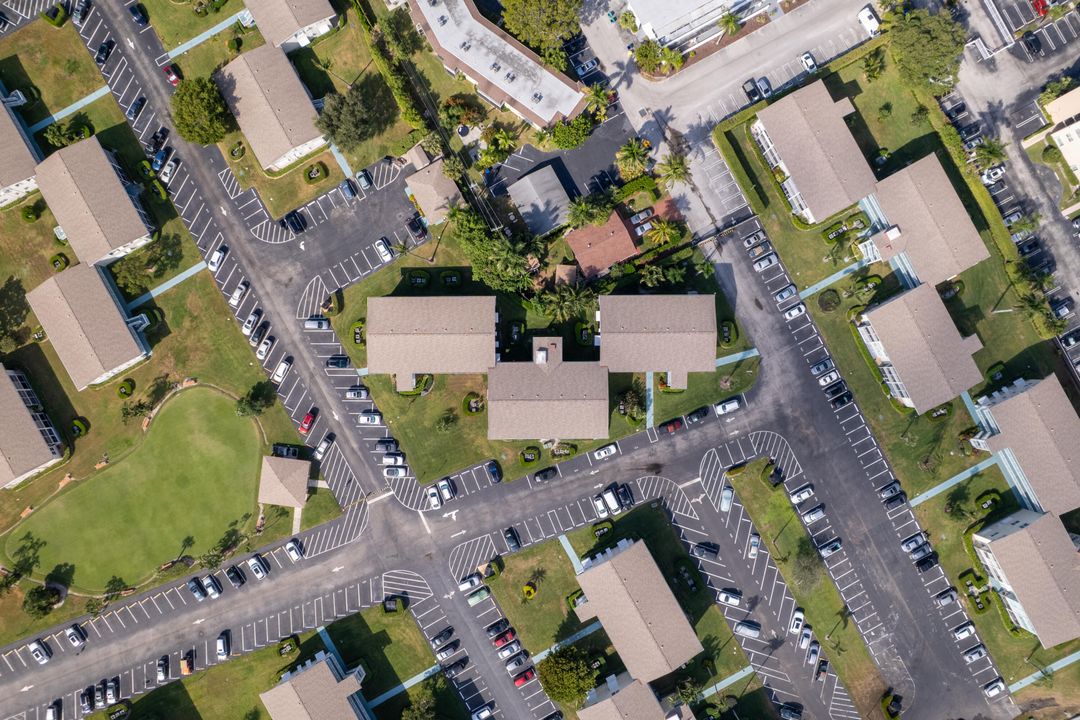 For Sale: $129,900 (1 beds, 1 baths, 570 Square Feet)