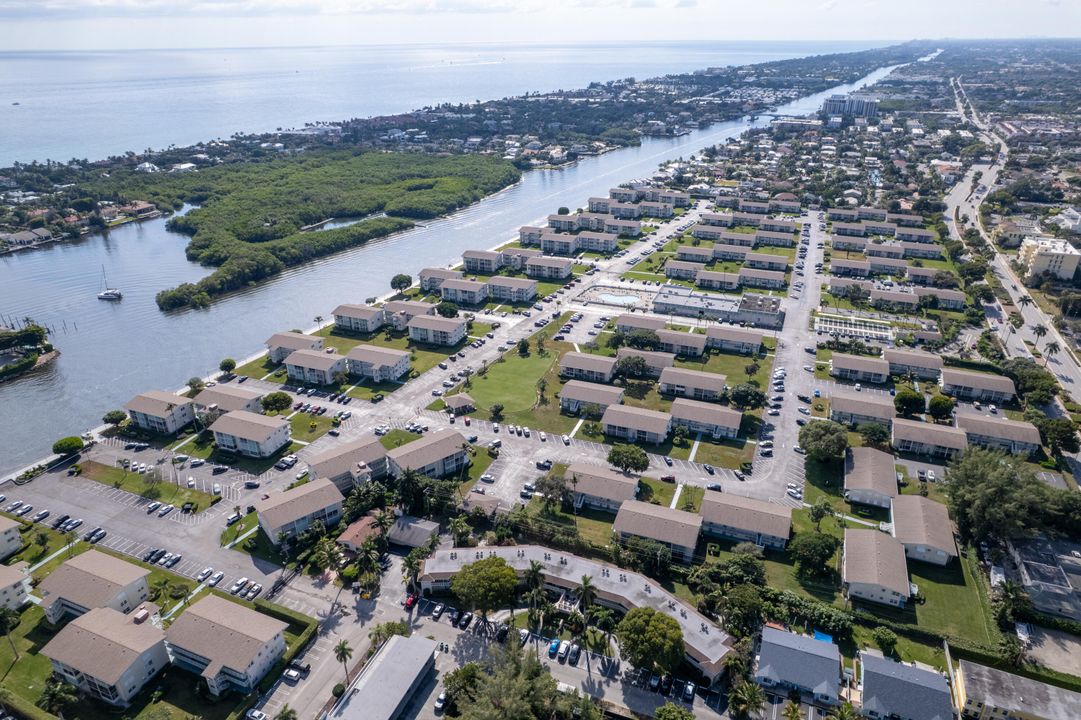 For Sale: $129,900 (1 beds, 1 baths, 570 Square Feet)